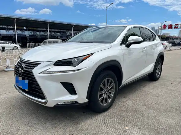 Lexus NX 2021