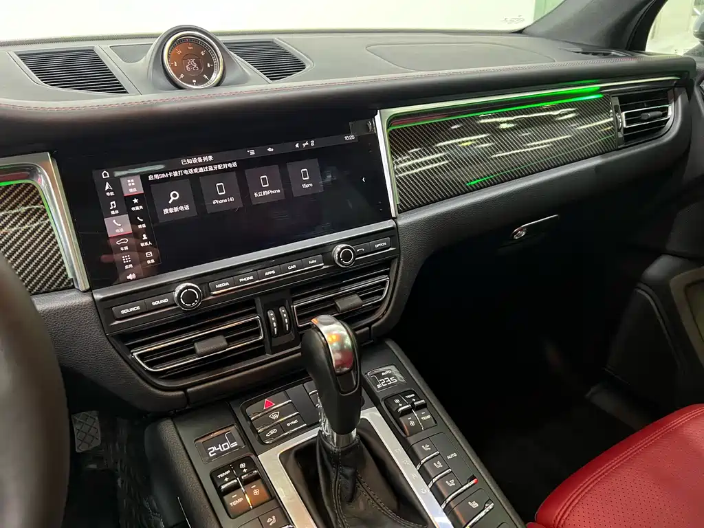 Porsche Macan 2019 — фото 19
