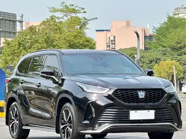 Toyota Crown Kluger 2022
