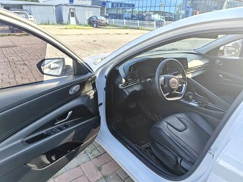 Hyundai Elantra 2021