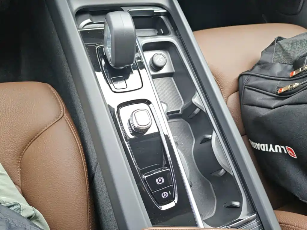 Volvo S60 2025 — фото 10