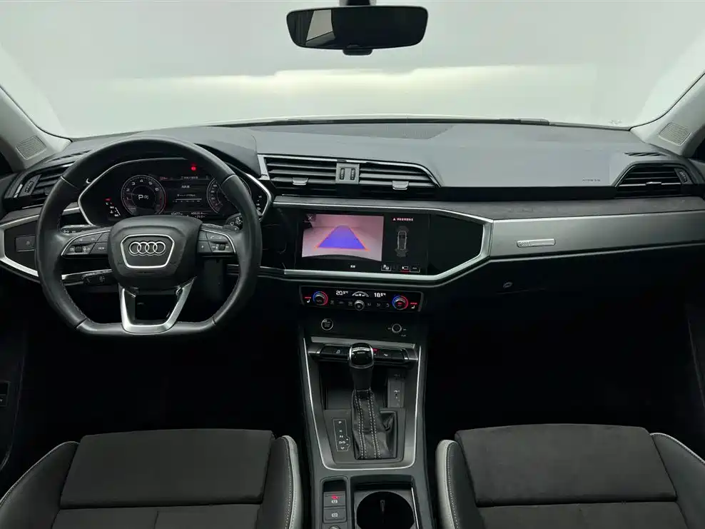 Audi Q3 2022 — фото 12
