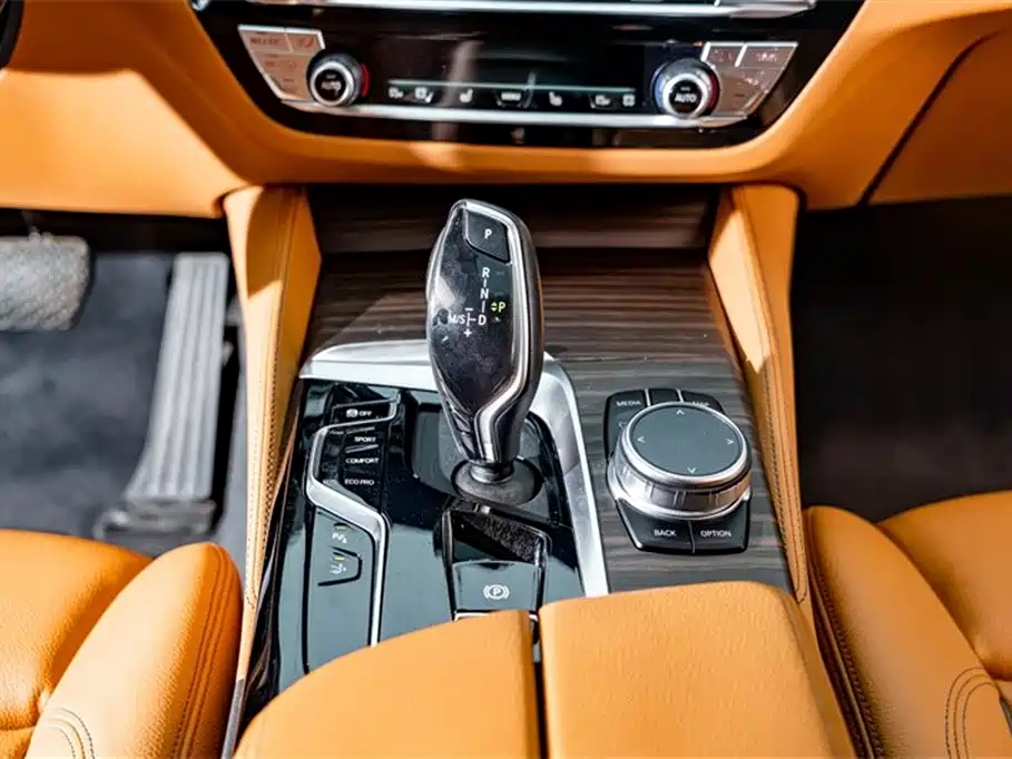 BMW 6 Series GT 2022 — фото 15
