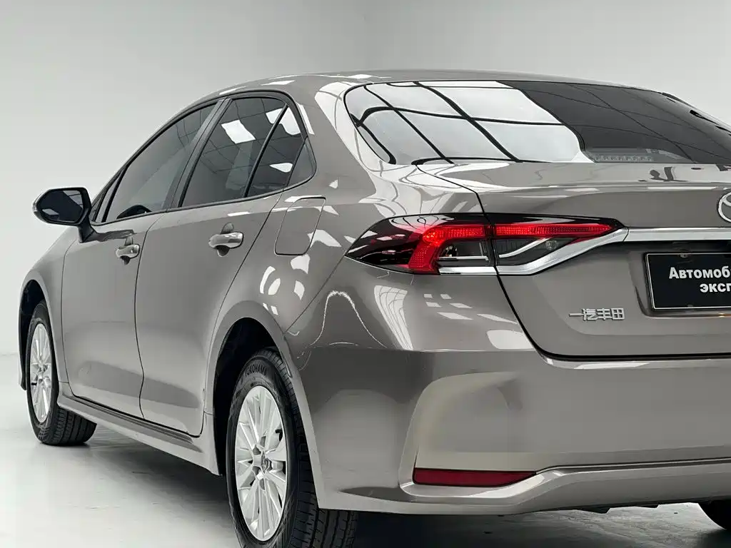 Toyota Corolla 2023 — фото 18