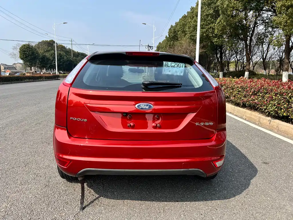 Ford Focus 2015 — фото 5