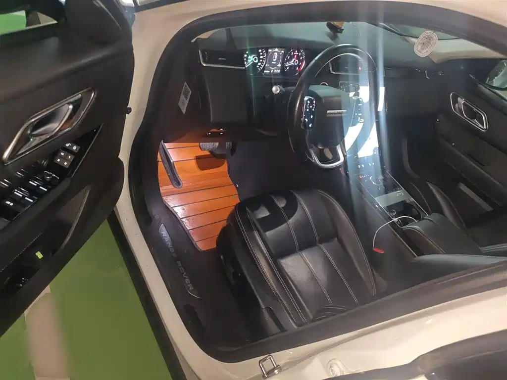 Land Rover Velar 2018 — фото 14