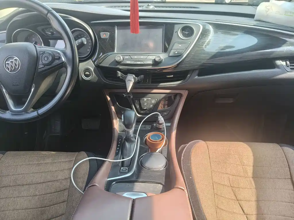 Buick Envision Plus 2018 — фото 12