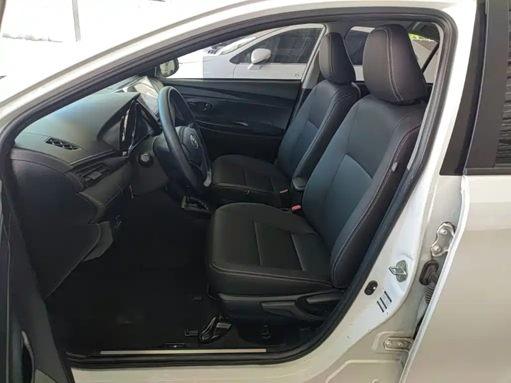 Toyota Yaris L 2018 — фото 15