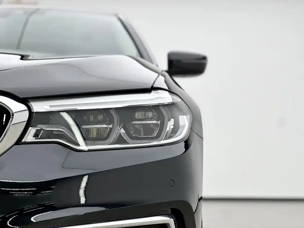 BMW 5 Series New Energy 2020 — фото 15