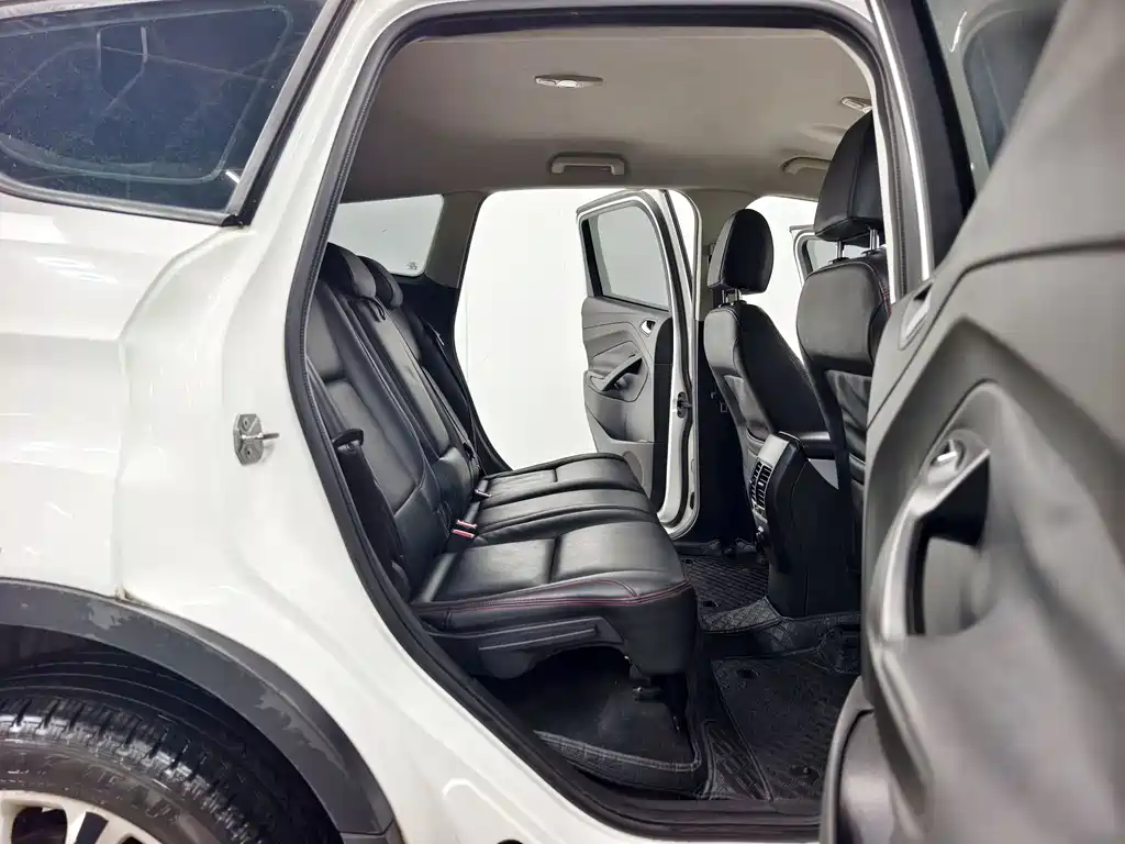 Ford Kuga 2016 — фото 15