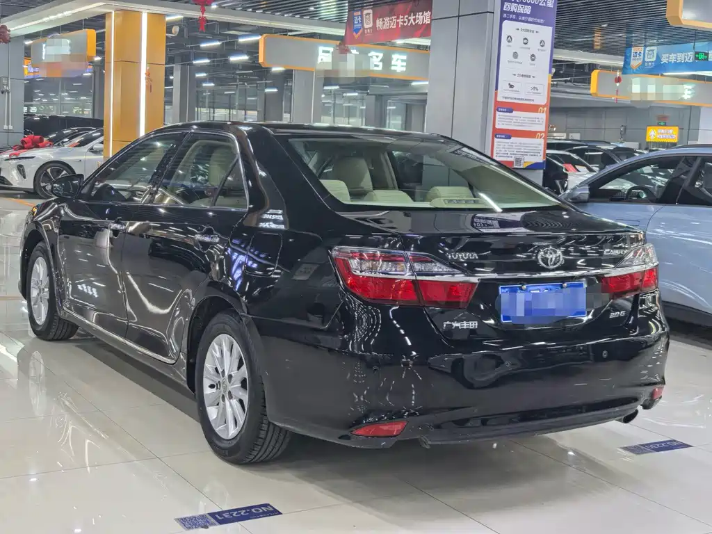 Toyota Camry 2016 — фото 4