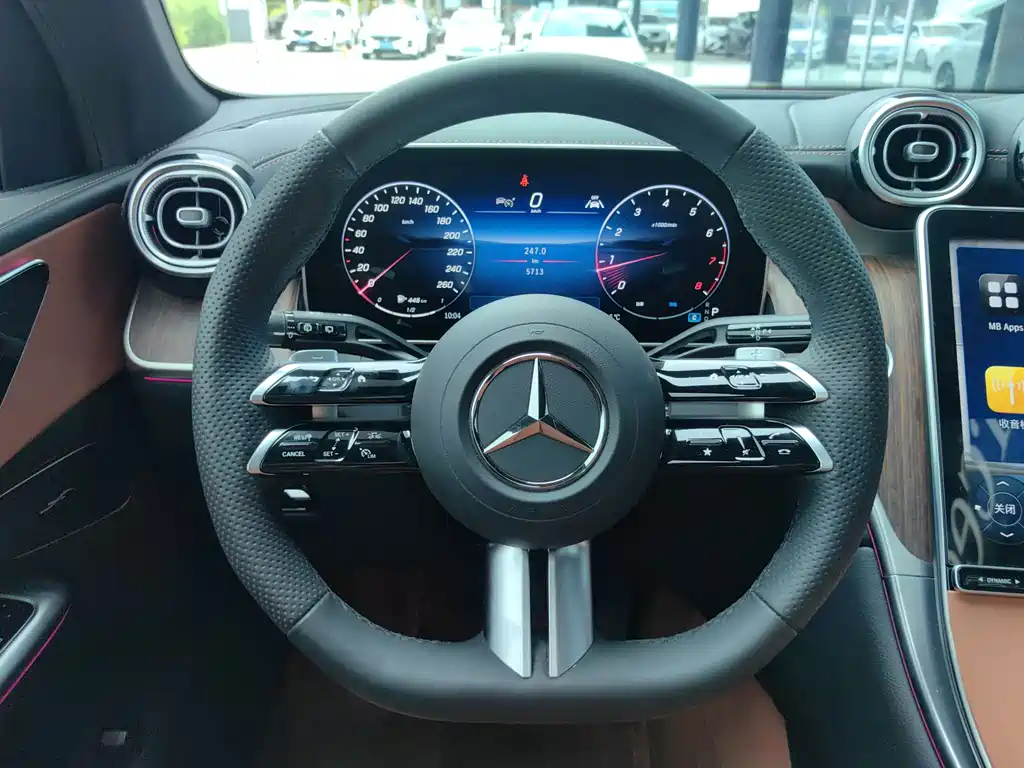 Mercedes-Benz GLC 2025 — фото 11