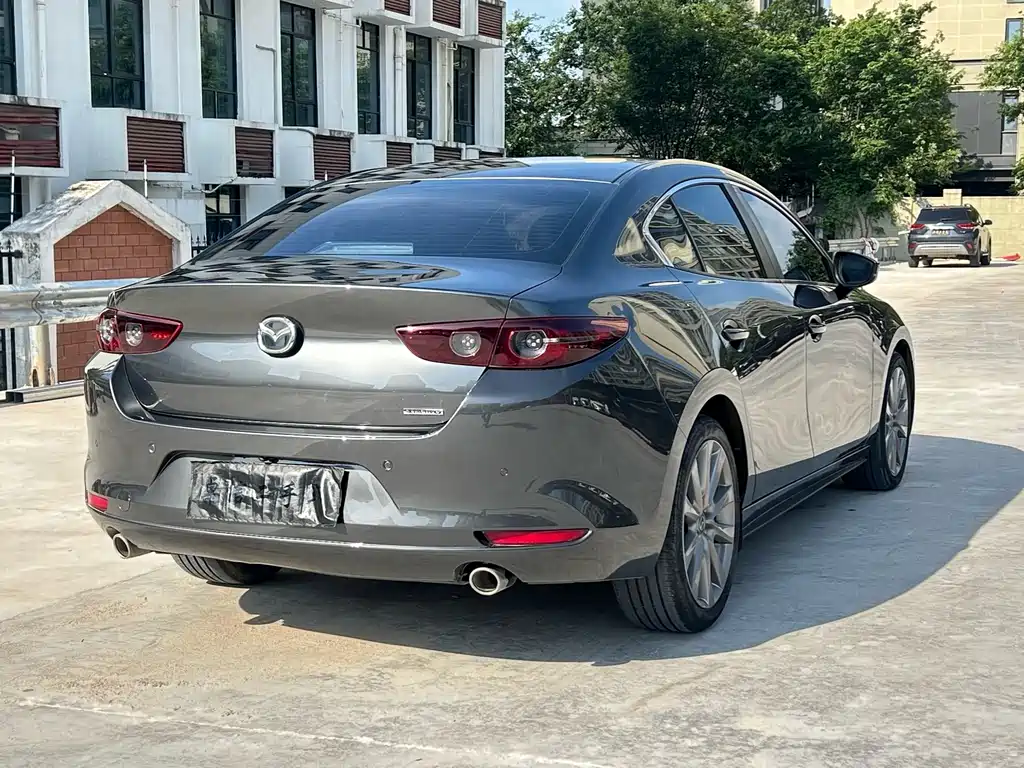Mazda 3 Axela 2021 — фото 17