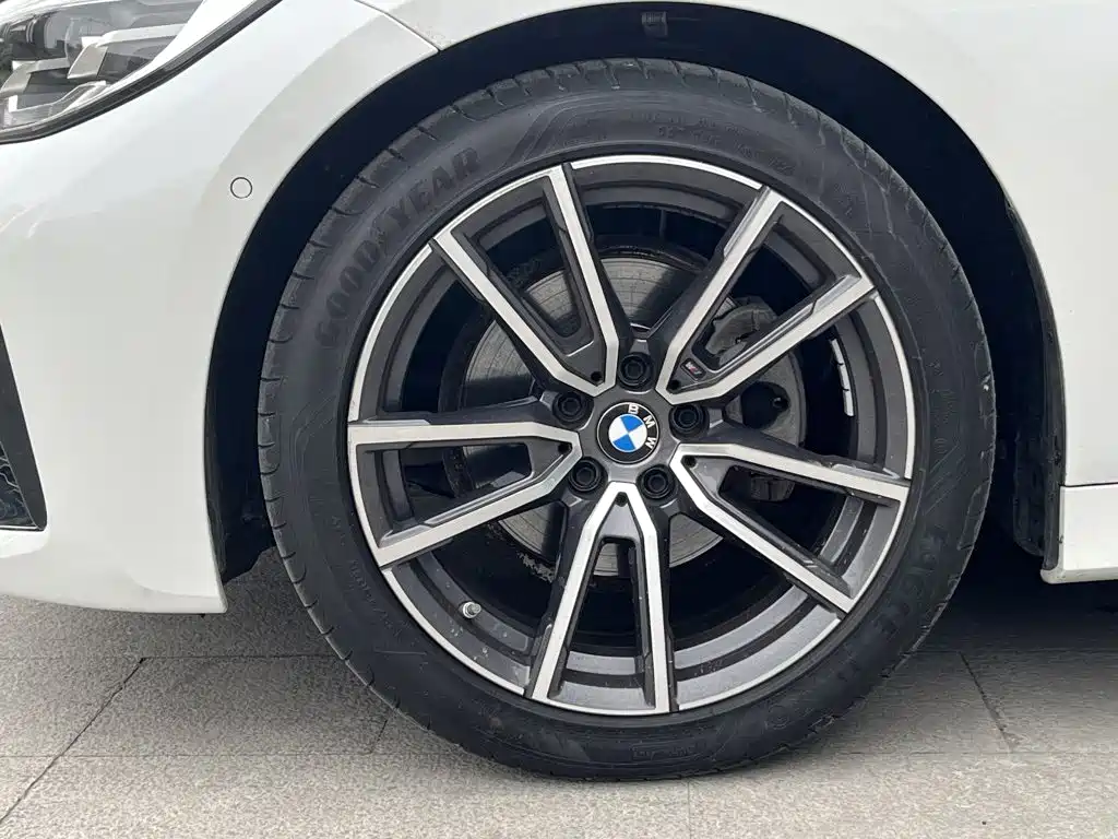 BMW 3 Series 2020 — фото 9