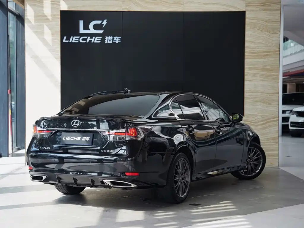 Lexus GS 2017 — фото 18