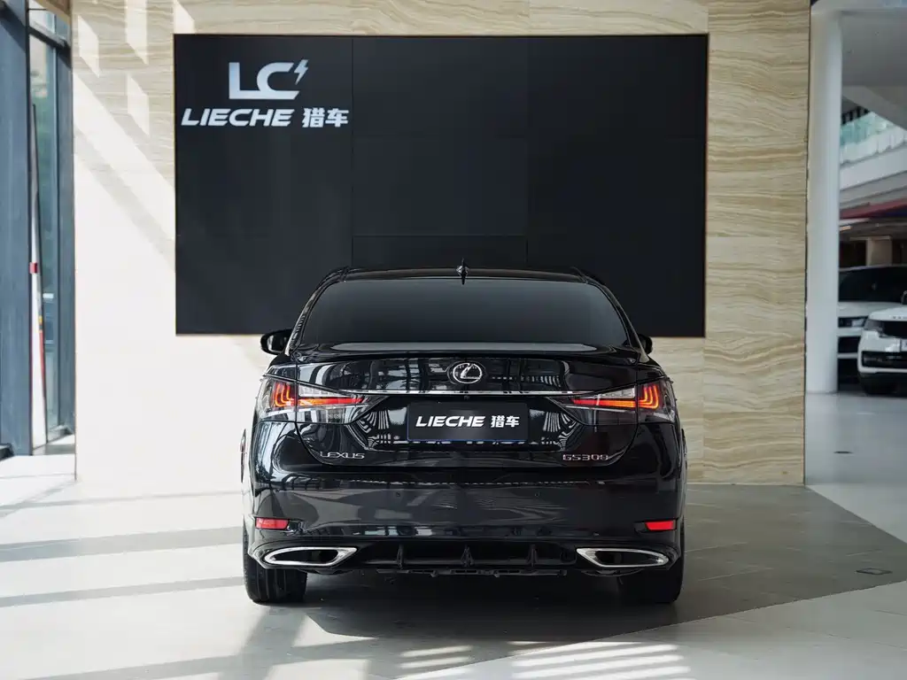 Lexus GS 2017 — фото 17