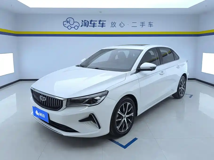 Geely Emgrand 2022