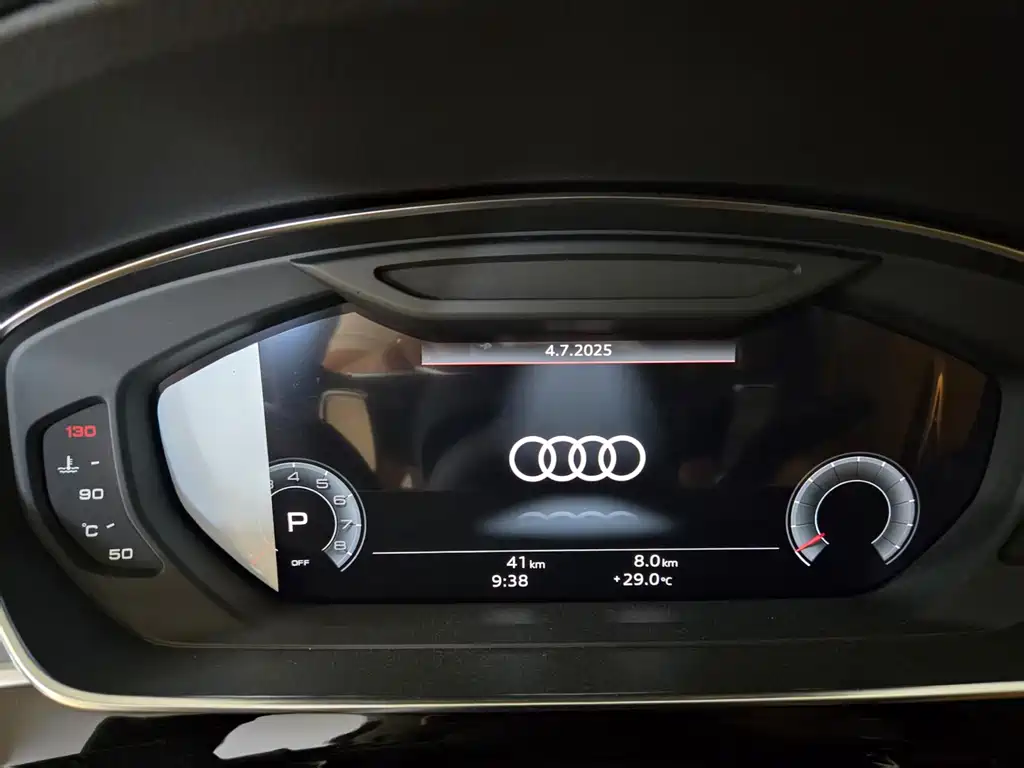 Audi A8 — фото 10