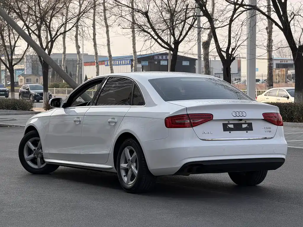 Audi A4L 2014