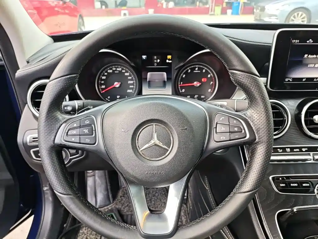 Mercedes-Benz C-Class 2018 — фото 11