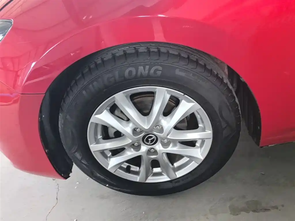Mazda 3 Axela 2018 — фото 23