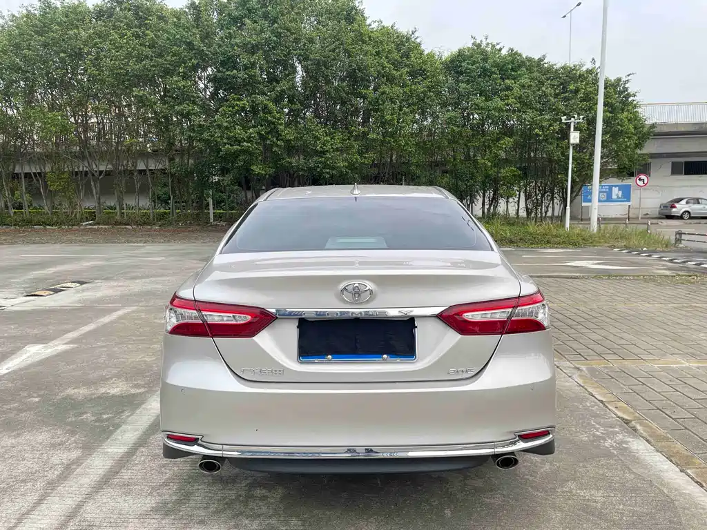 Toyota Camry 2023 — фото 13
