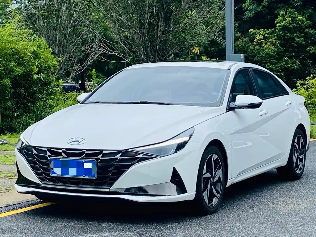 Hyundai Elantra 2022