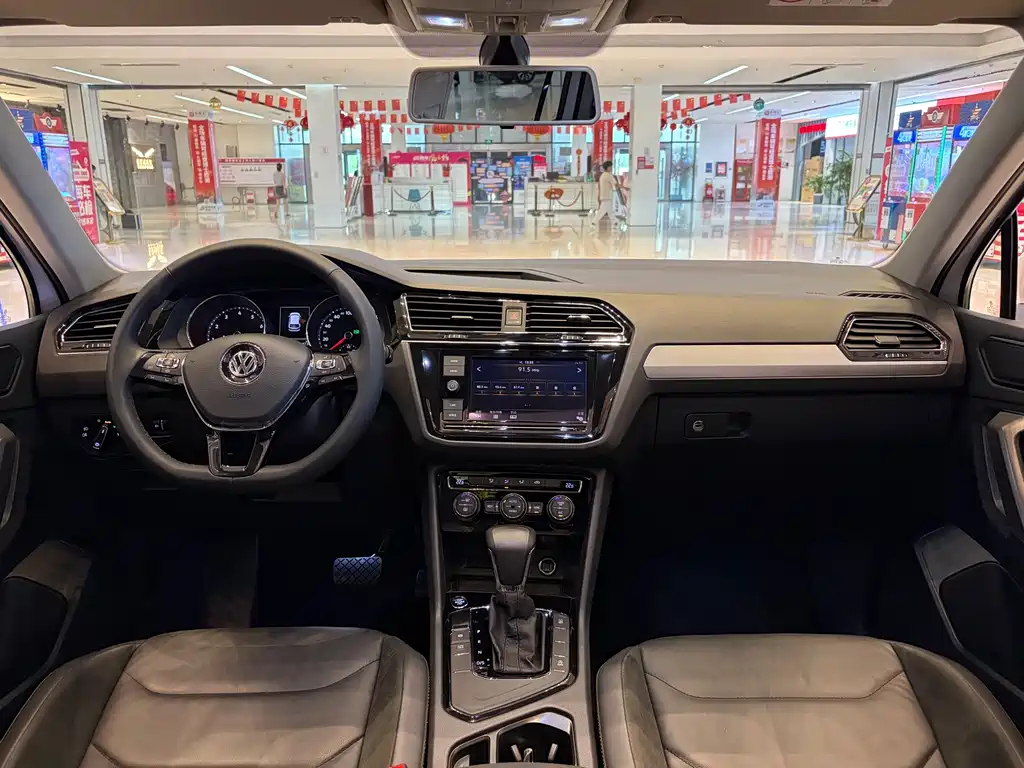 Volkswagen Tiguan L 2018 — фото 12