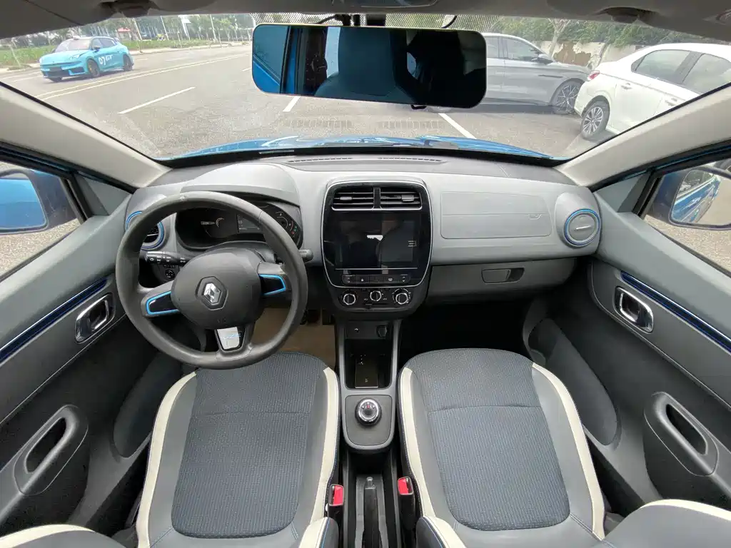 Renault Eno 2019 — фото 8