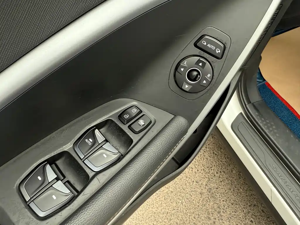 Hyundai Santa Fe 2018 — фото 8