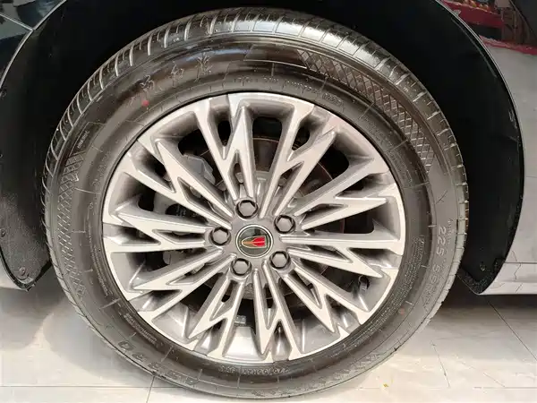 Hongqi H5 2025