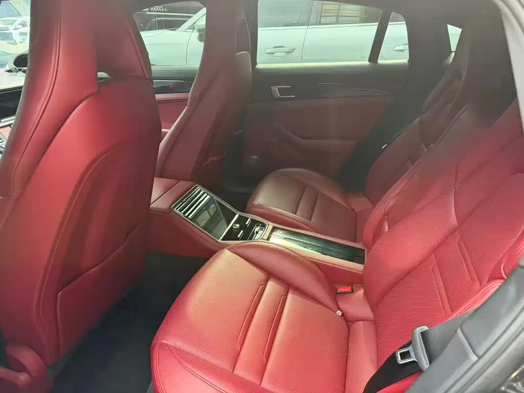 Porsche Panamera Hybrid 2024