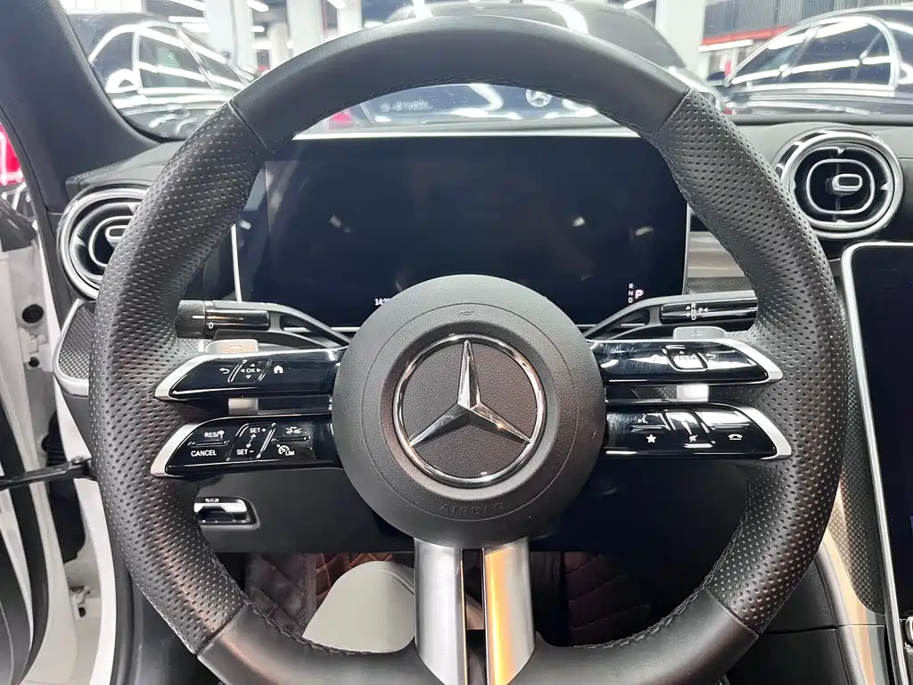Mercedes-Benz C-Class 2024