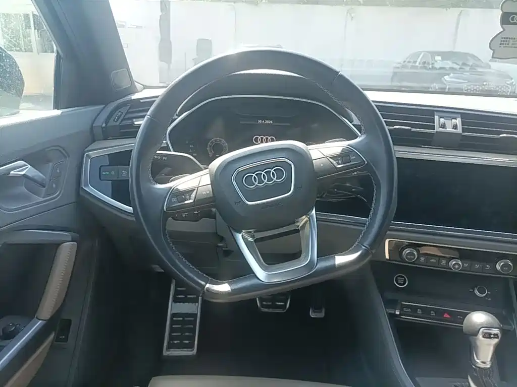 Audi Q3 2024 — фото 11