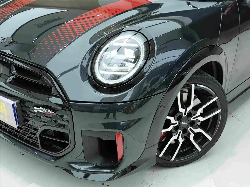 MINI JCW 2026 — фото 16