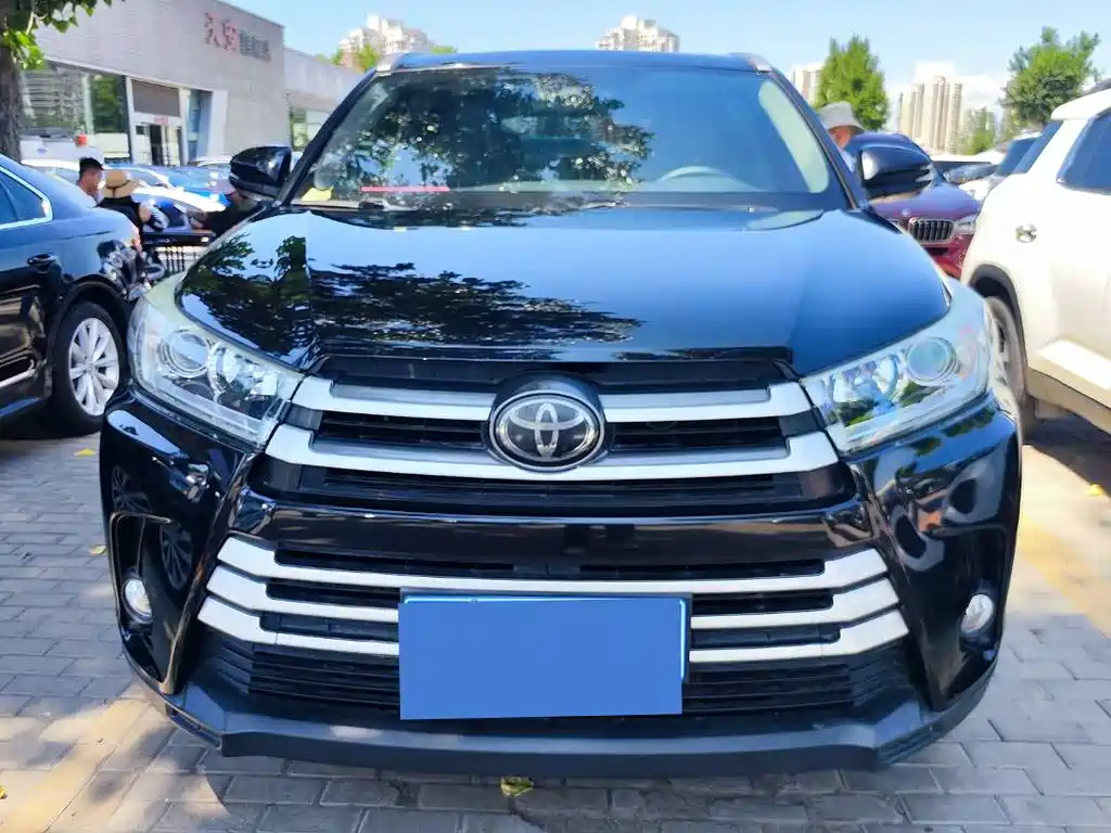Toyota Highlander 2018 — фото 2