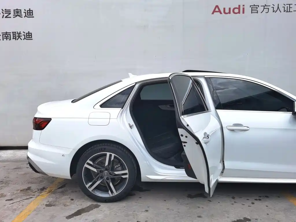 Audi A4L 2021 — фото 24