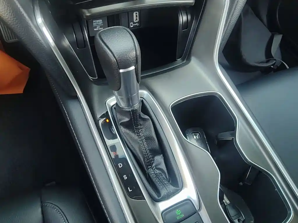Honda Accord 2022 — фото 14