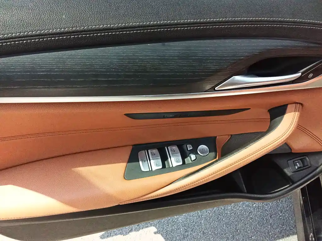 BMW 5 Series 2022 — фото 12