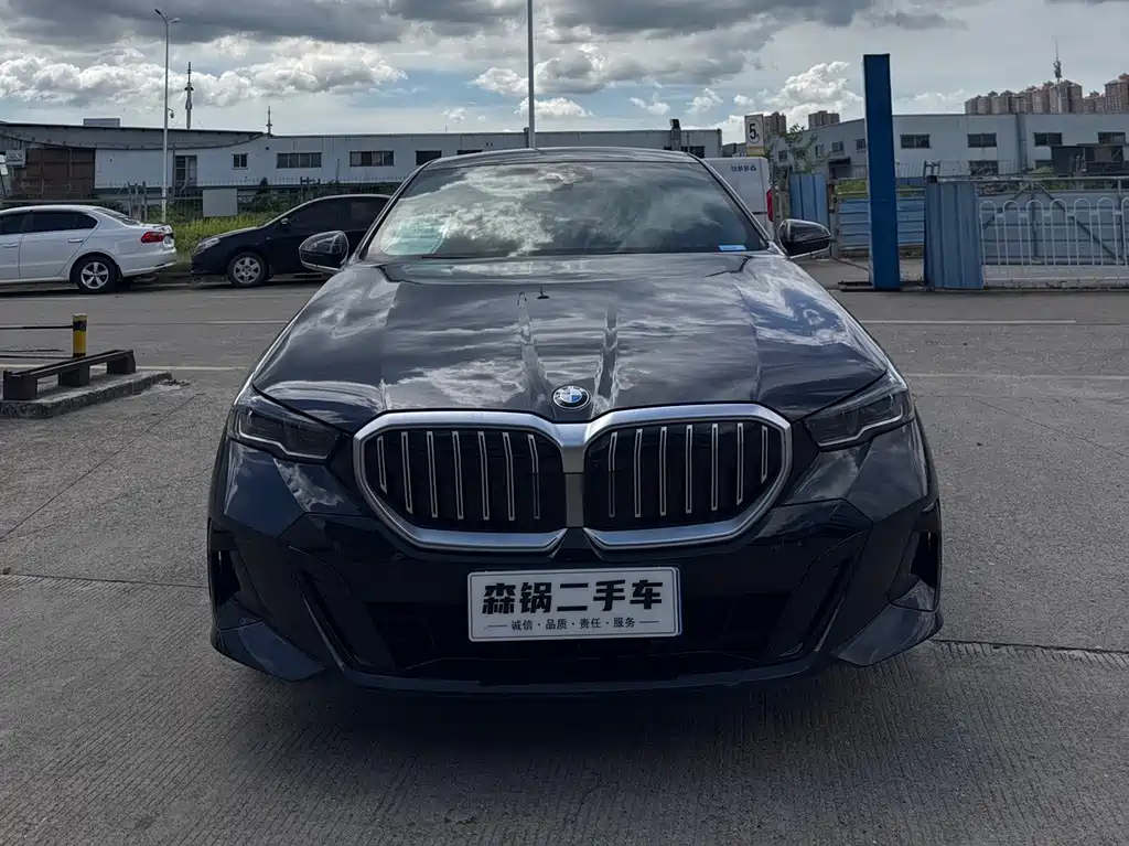 BMW 5 Series 2025