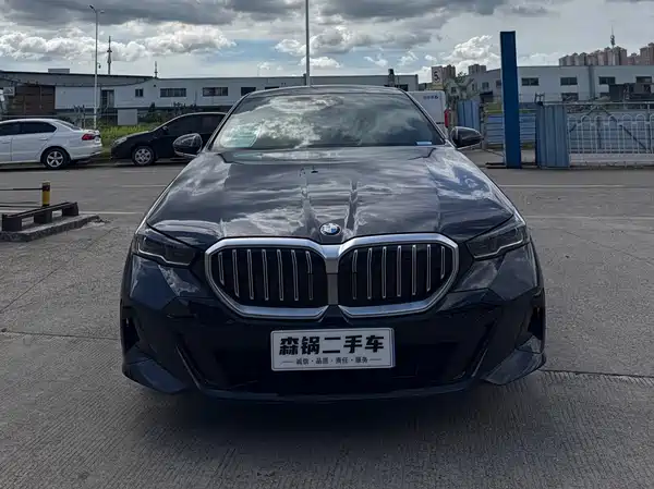 BMW 5 Series 2025