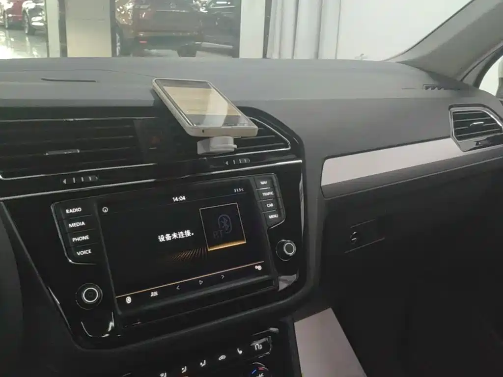 Volkswagen Tiguan L 2018 — фото 10