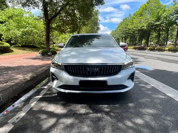 Geely Emgrand 2023