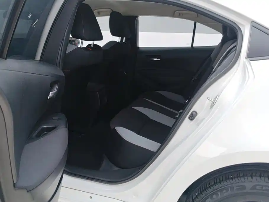 Toyota Corolla 2023 — фото 11