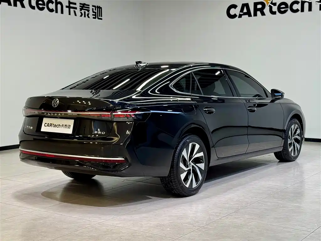 Volkswagen Passat 2025 — фото 4