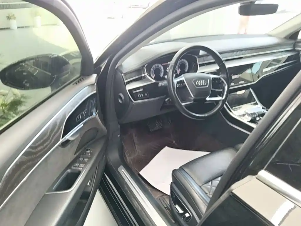 Audi A8 2021 — фото 16