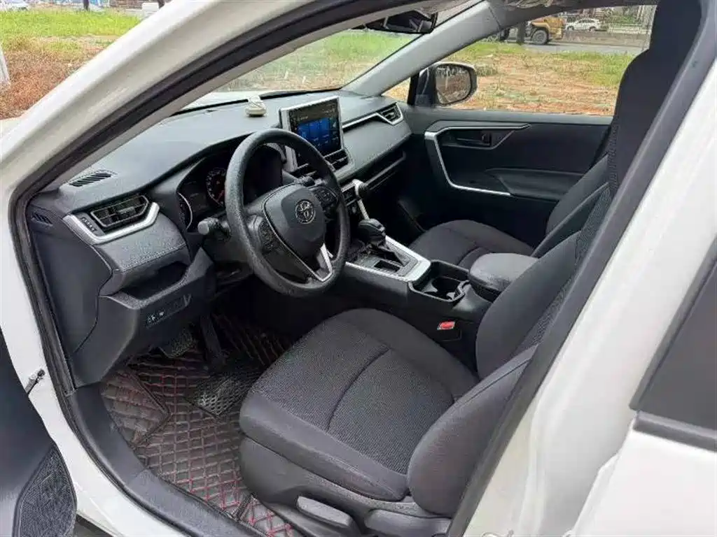 Toyota RAV4 2021