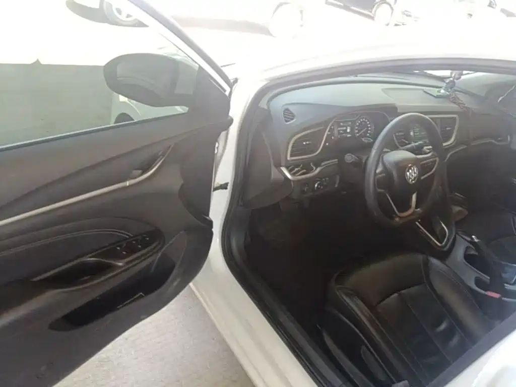 Buick Excelle 2015 — фото 16