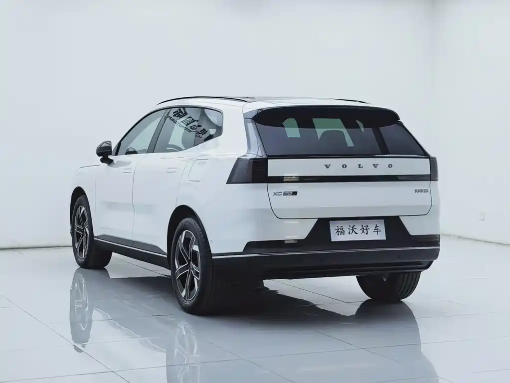 Volvo XC70 Plug-In Hybrid 2026 — фото 33