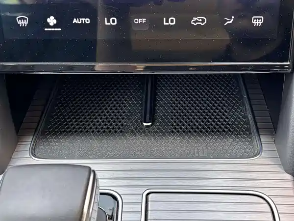 Hongqi HS7 PHEV 2024
